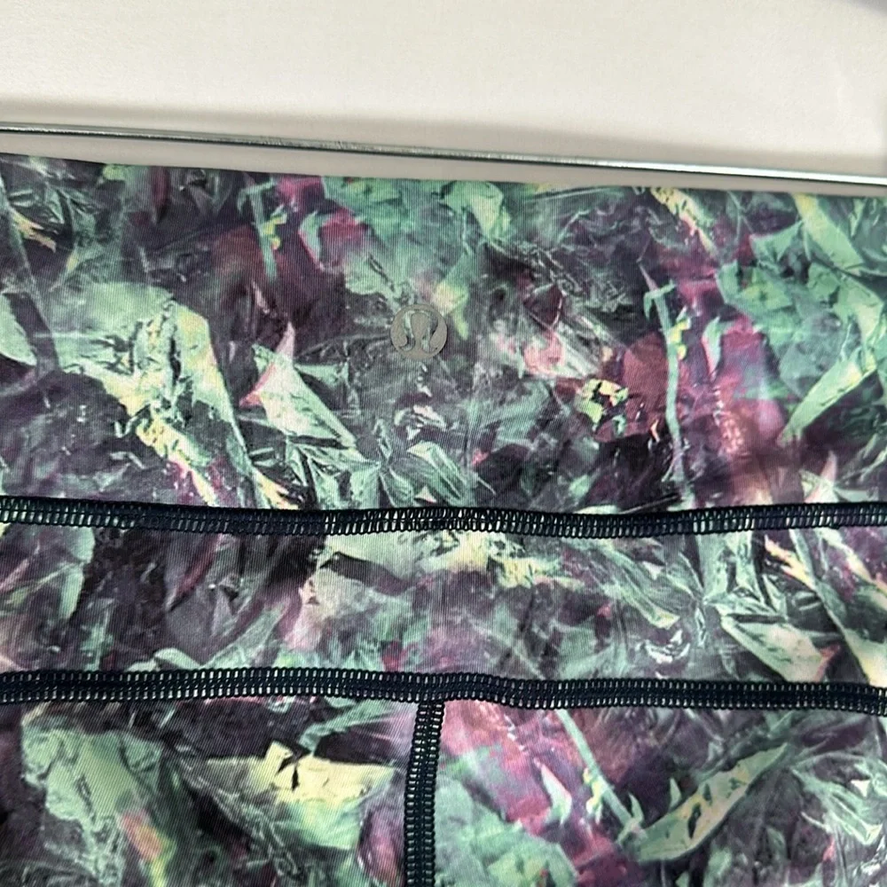 Lululemon Run: Inspire Crop II *All Full-On Luxtreme Size 6 - Picture 13 of 14